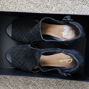 Clarks pumps/heels